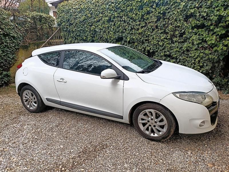 Usata Renault Mégane Coupé 90 CV (66 kW) 2012 Bianco Coupé