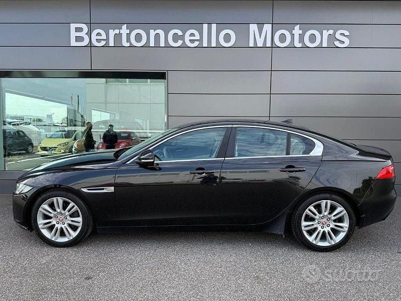 Usata Jaguar XE Business Edition 180 CV (132 kW) 2016 Nero Berlina