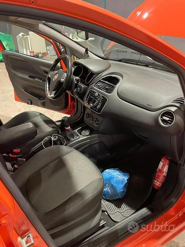 Usata Fiat Grande Punto 85 CV (62 kW) 2023 Utilitaria