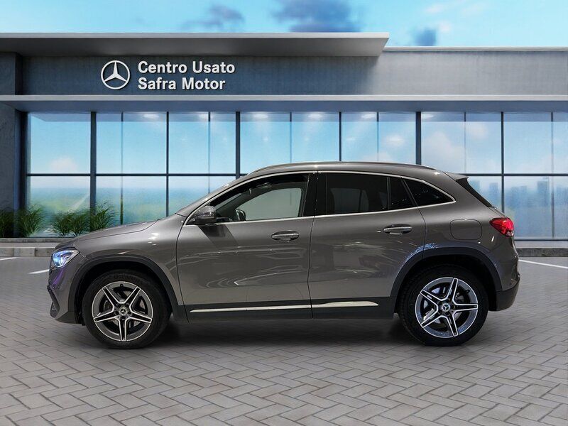 Usata Mercedes GLA250 Premium 160 CV (117 kW) 2022 Grigio montagna ; SUV