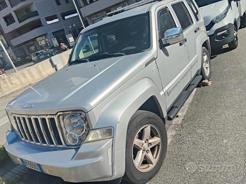 Usata Jeep Cherokee 2010 Grigio SUV