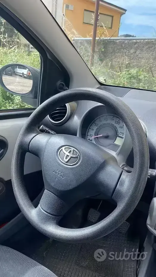 Usata Toyota Aygo 68 CV (50 kW) 2011 Bianco Utilitaria