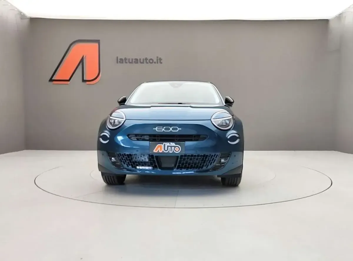Usata Fiat 600 La Prima 145 CV (106 kW) 2025 Verde mare SUV
