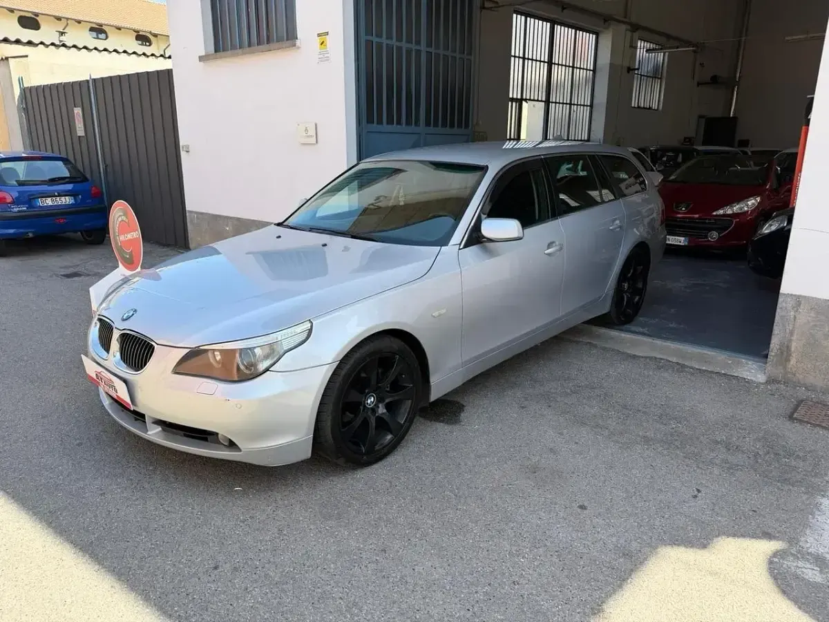 Usata BMW 530 163 CV (119 kW) 2005 Argento Station wagon