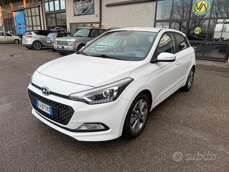 Usata Hyundai i20 Style 84 CV (61 kW) 2015 Bianco Berlina