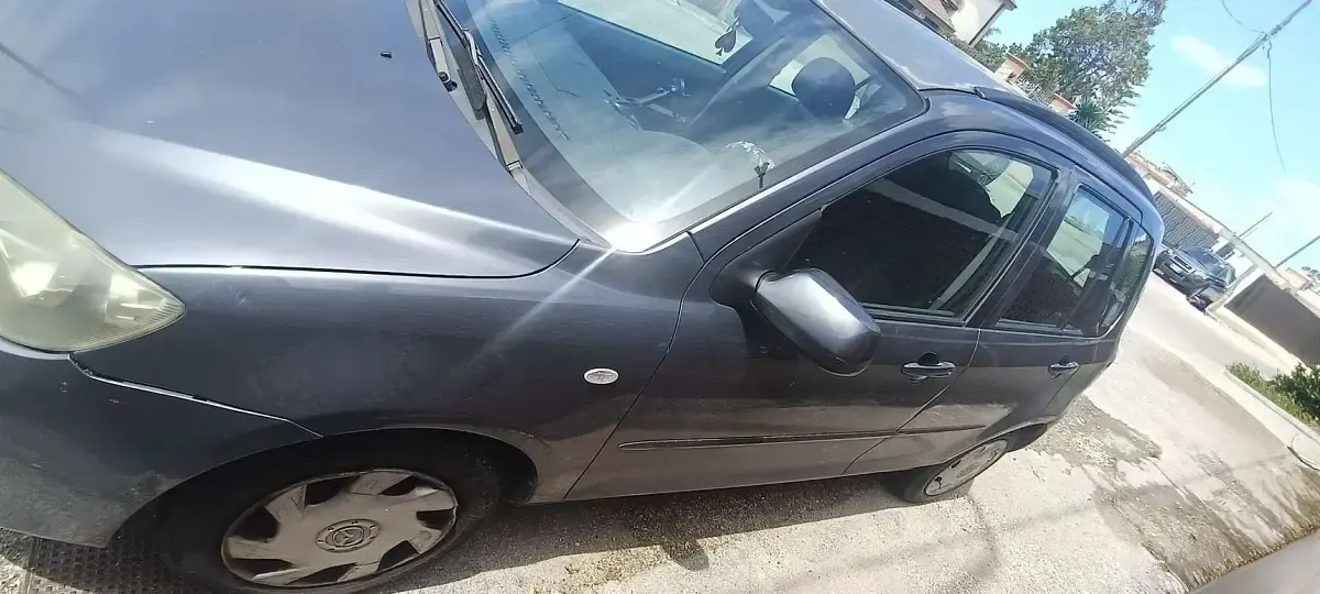 Usata Mazda 2 68 CV (50 kW) 2004 Grigio Utilitaria
