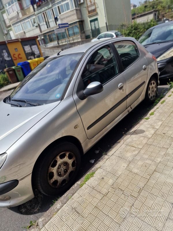 Usata Peugeot 206 68 CV (50 kW) 2005 Grigio Utilitaria