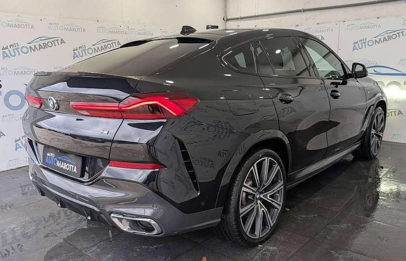Usata BMW X6 M Sport 333 CV (244 kW) 2021 Black sapphire metallizzato SUV