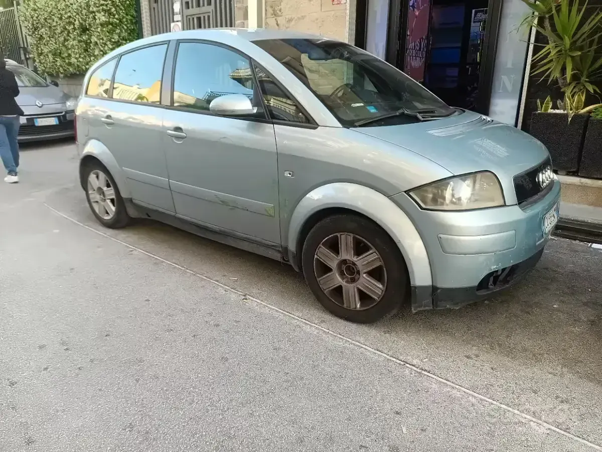 Usata Audi A2 75 CV (55 kW) 2002 Blu Utilitaria