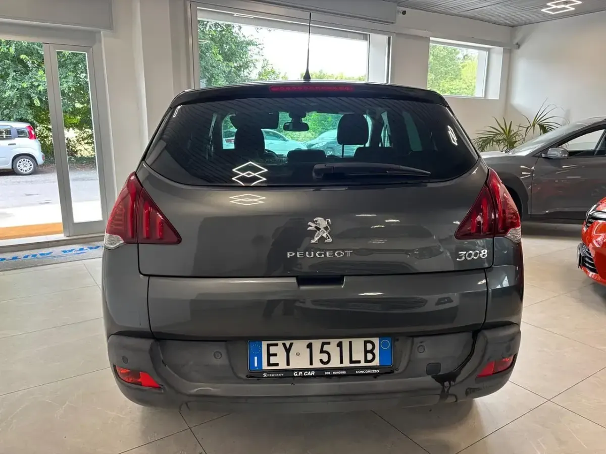 Usata Peugeot 3008 Active 120 CV (88 kW) 2015 Grigio Station wagon
