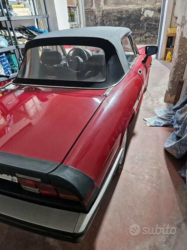 Usata Alfa Romeo Spider 128 CV (94 kW) 1989 Rosso Cabrio