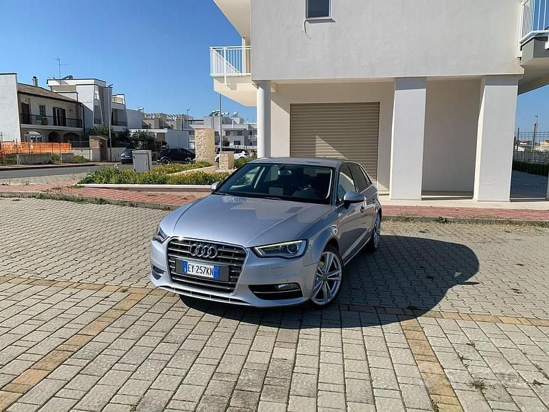 Grigio Usata 2015 Audi A3 Ambiente Due volumi | 10.500 € (Super prezzo) - Immagine 1/4
