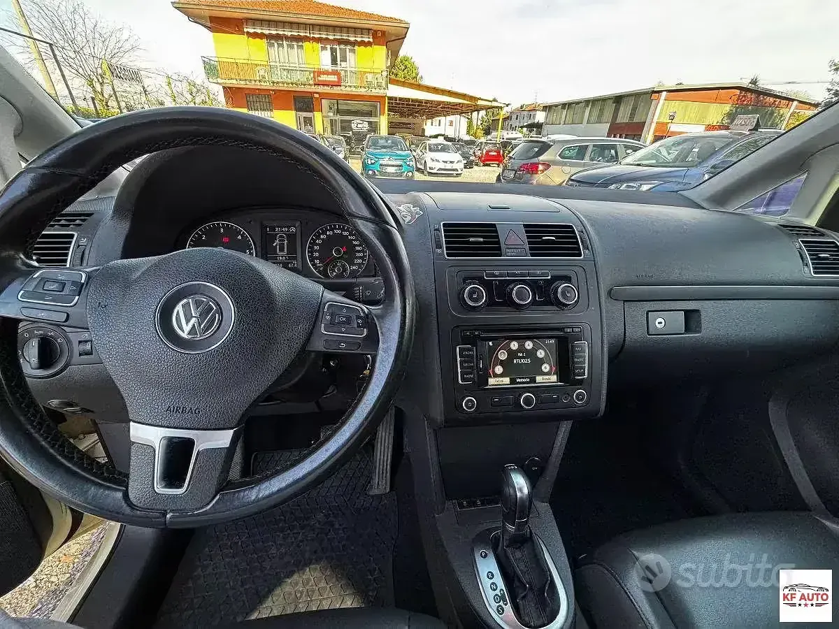 Usata VW Touran 110 CV (80 kW) 2014 Beige Monovolume