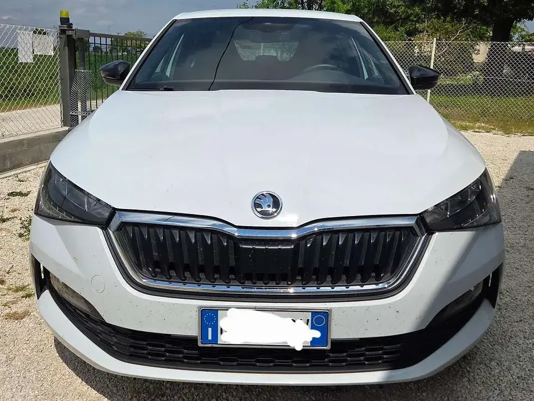 Usata Skoda Scala Sport 90 CV (66 kW) 2021 Bianco Utilitaria