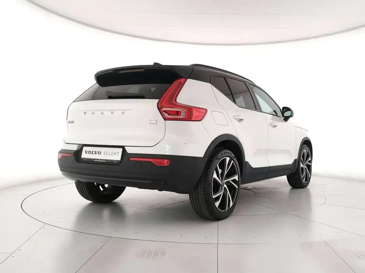Usata Volvo XC40 R-Design 129 CV (94 kW) 2021 Bianco SUV