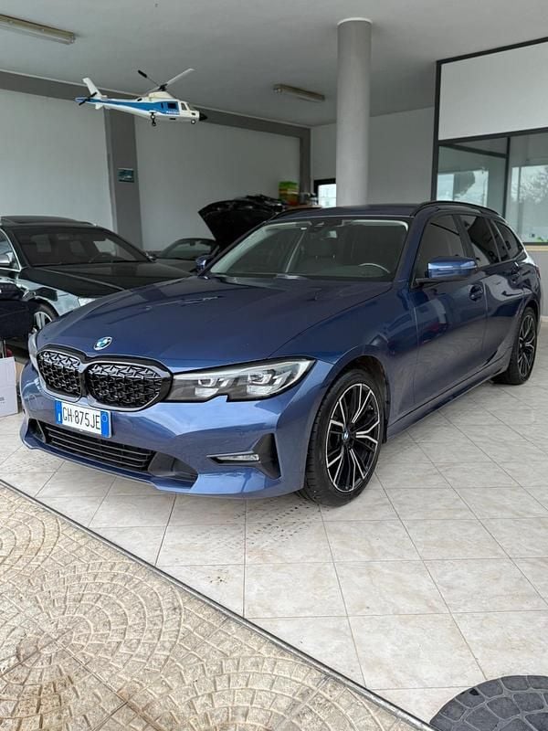 Usata BMW 320e Comfort Edition 190 CV (139 kW) 2021 Blu Station wagon