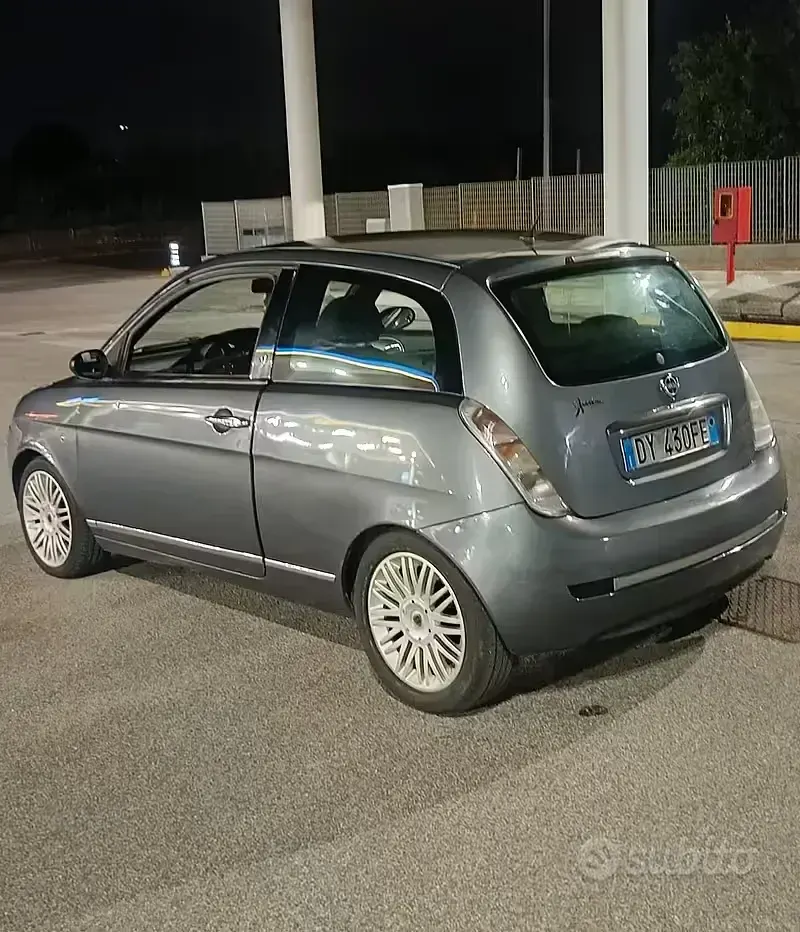 Usata Lancia Ypsilon 60 CV (44 kW) 2009 Grigio Utilitaria