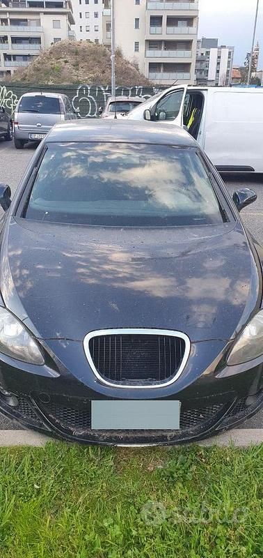 Usata Seat Leon 105 CV (77 kW) 2005 Nero Utilitaria