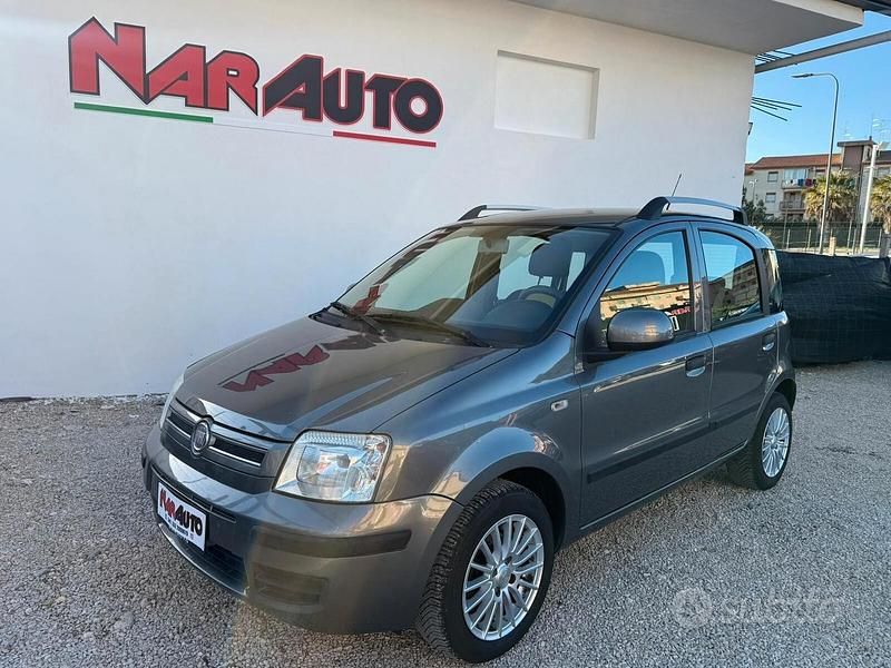 Usata Fiat Panda Dynamic 69 CV (50 kW) 2010 Grigio Utilitaria