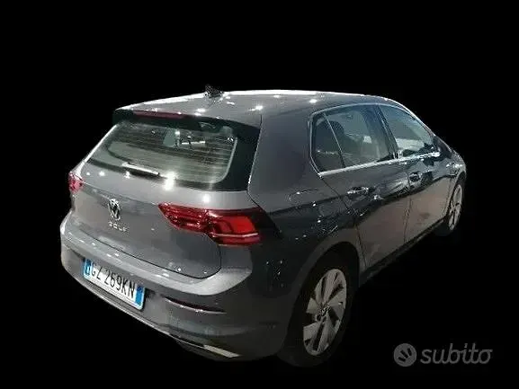 Usata VW Golf VIII Style 150 CV (110 kW) 2025 Grigio Berlina