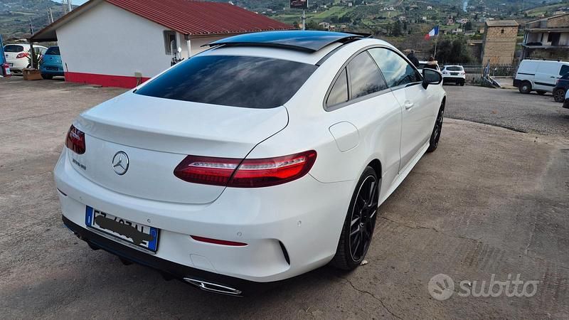 Usata Mercedes E220 Premium Plus 194 CV (142 kW) 2020 Bianco Coupé