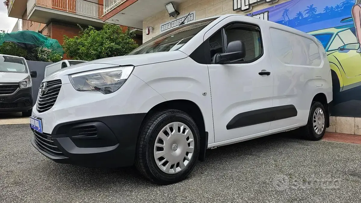 Usata Opel Combo S 131 CV (96 kW) 2022 Bianco Monovolume