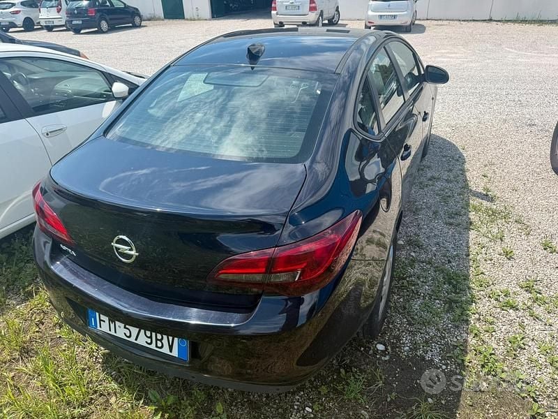 Usata Opel Astra 140 CV (102 kW) 2017 Berlina