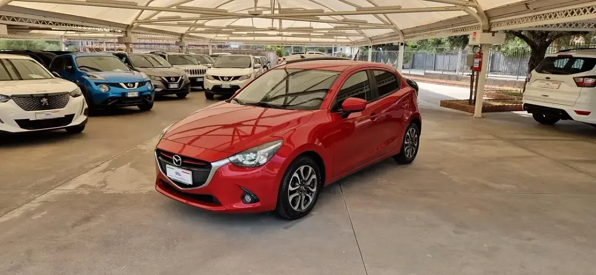 Usata Mazda 2 Exceed 105 CV (77 kW) 2016 Rosso Utilitaria
