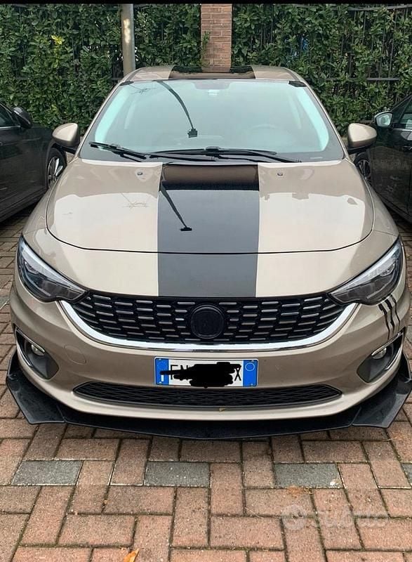 Marrone Usata 2018 Fiat Tipo Tre volumi | 8000 € (Ottimo prezzo) - Immagine 1/4