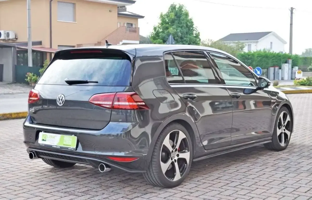 Usata VW Golf VII GTI 220 CV (161 kW) 2016 Grigio Berlina
