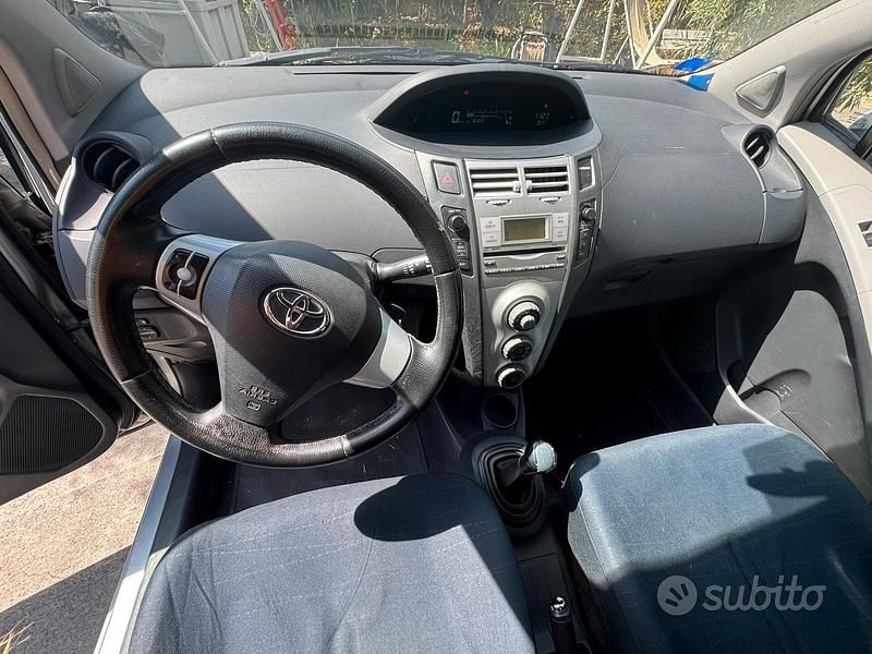 Usata Toyota Yaris 2008 Grigio Berlina