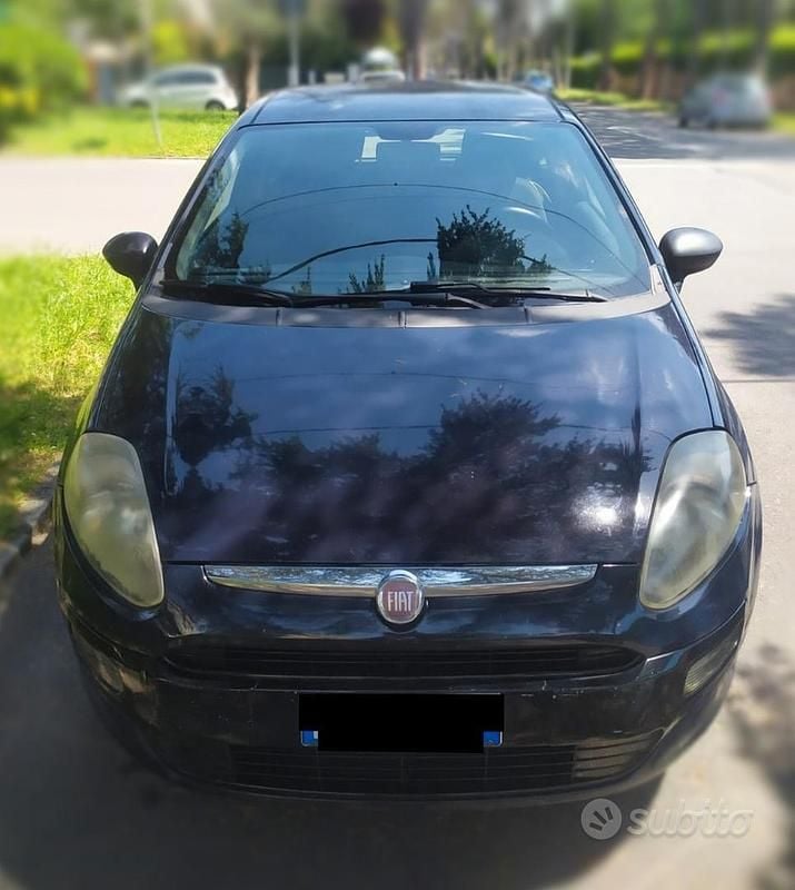 Usata Fiat Punto Evo Life 69 CV (50 kW) 2011 Blu Utilitaria