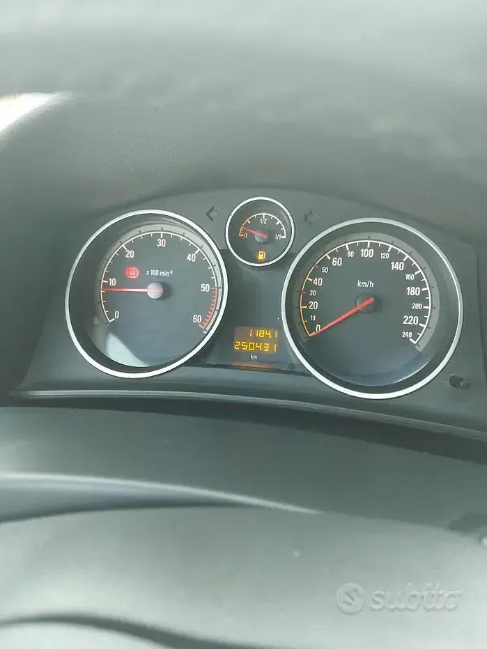 Usata Opel Astra 110 CV (80 kW) 2009 Grigio Station wagon