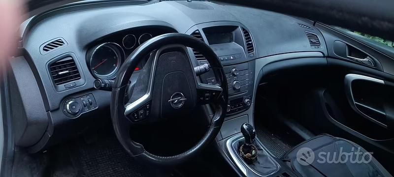 Usata Opel Insignia 160 CV (117 kW) 2014 Grigio Station wagon