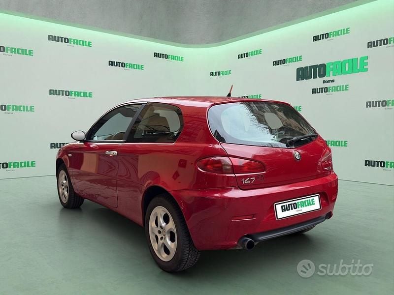 Usata Alfa Romeo 147 120 CV (88 kW) 2007 Rosso Utilitaria