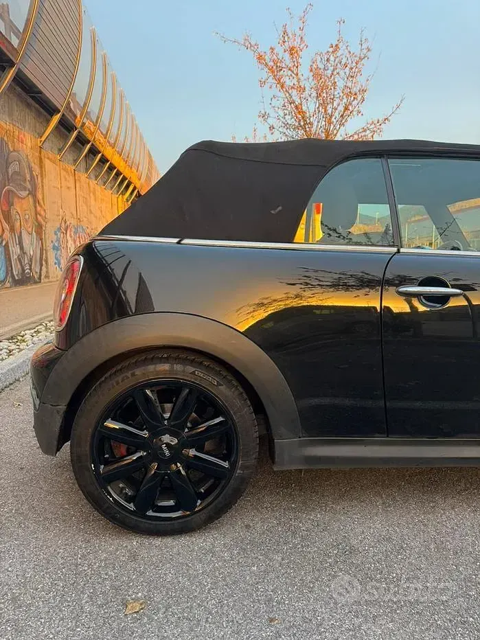 Usata Mini Cooper S Cabriolet 184 CV (135 kW) 2010 Nero Cabrio