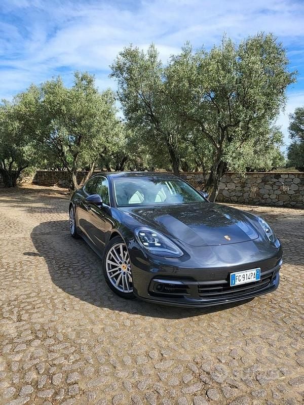 Usata Porsche Panamera 440 CV (323 kW) 2017 Grigio Berlina