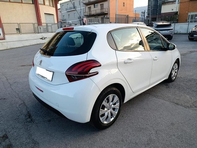 Usata Peugeot 208 Active 74 CV (54 kW) 2018 Bianco Utilitaria