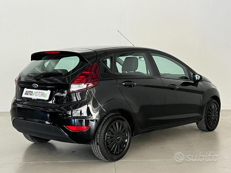 Usata Ford Fiesta 60 CV (44 kW) 2013 Nero Utilitaria