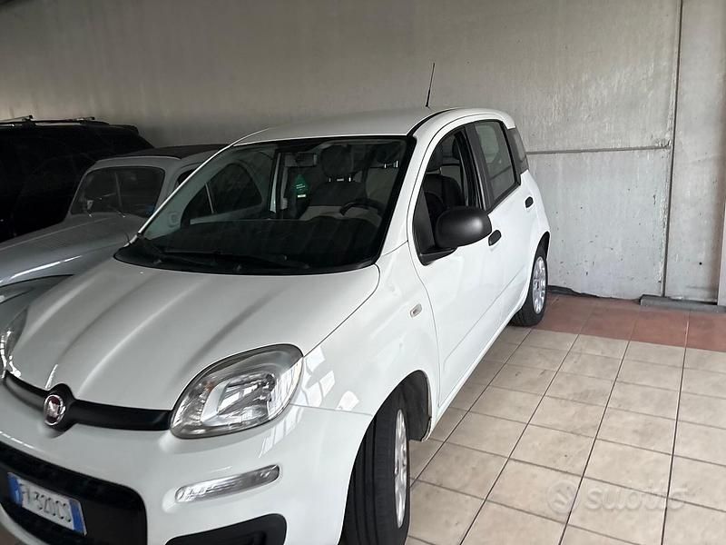 Bianco Usata 2019 Fiat Panda Lounge Due volumi | 8300 € (Buon prezzo) - Immagine 1/4