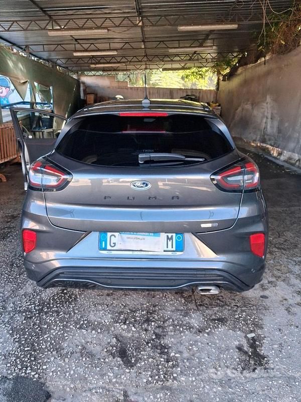 Usata Ford Puma 125 CV (91 kW) 2022 Grigio SUV