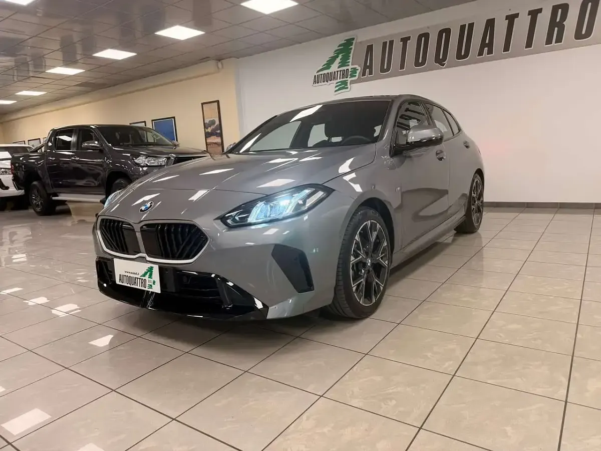 Usata BMW 120 M Sport 156 CV (114 kW) 2025 Scyscraper grey Utilitaria