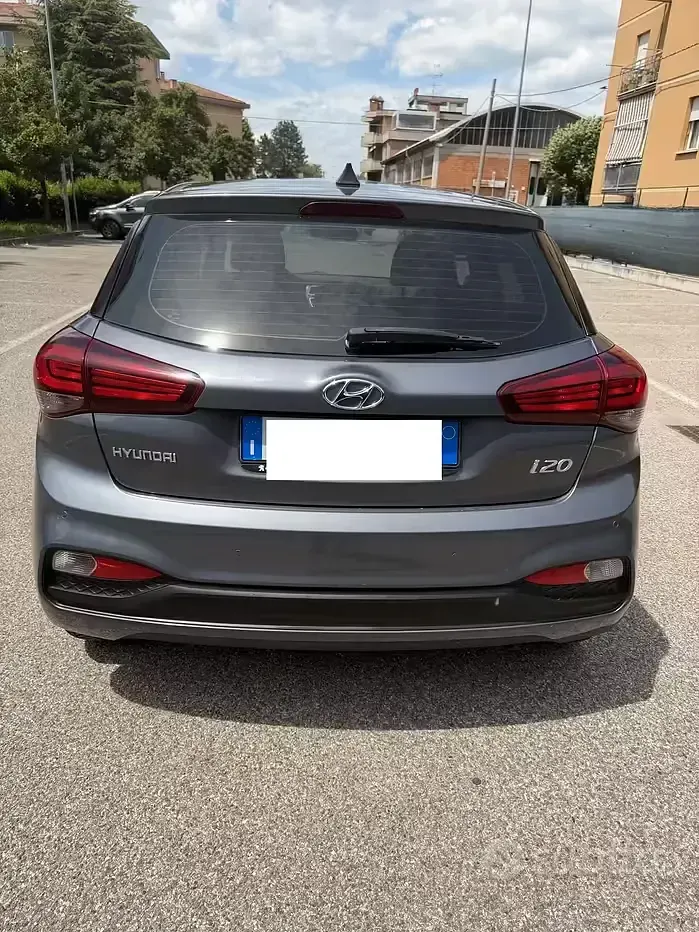 Usata Hyundai i20 75 CV (55 kW) 2019 Grigio Utilitaria
