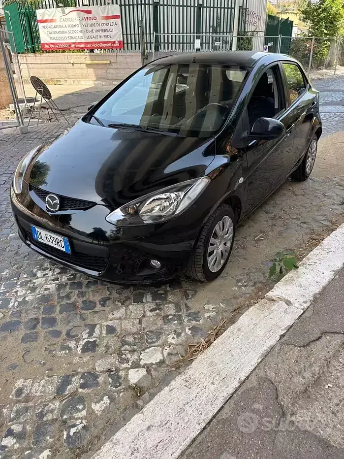 Usata Mazda 2 75 CV (55 kW) 2007 Nero Utilitaria