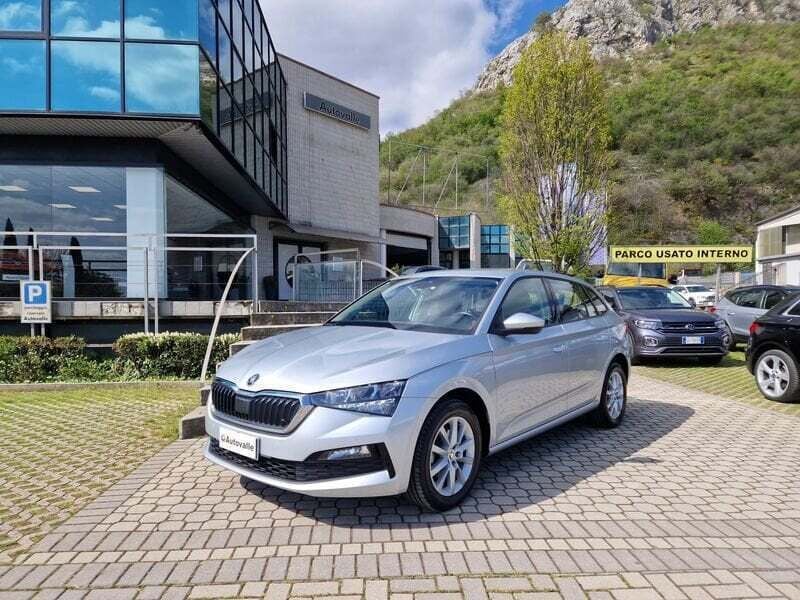Argento Usata 2020 Skoda Scala Ambition Due volumi | 10.900 € (Buon prezzo) - Immagine 1/4