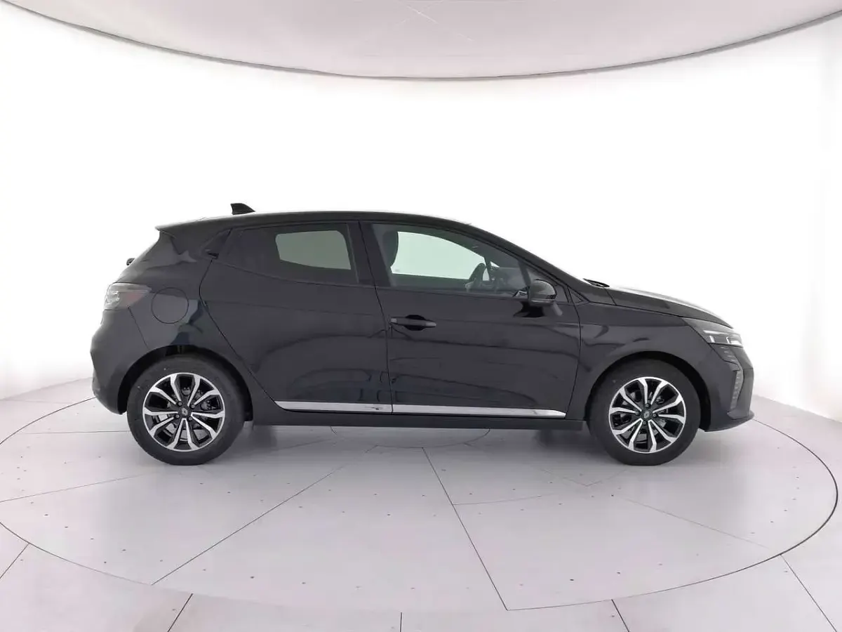 Usata Renault Clio V Techno 91 CV (66 kW) 2025 Nero etoilé Berlina