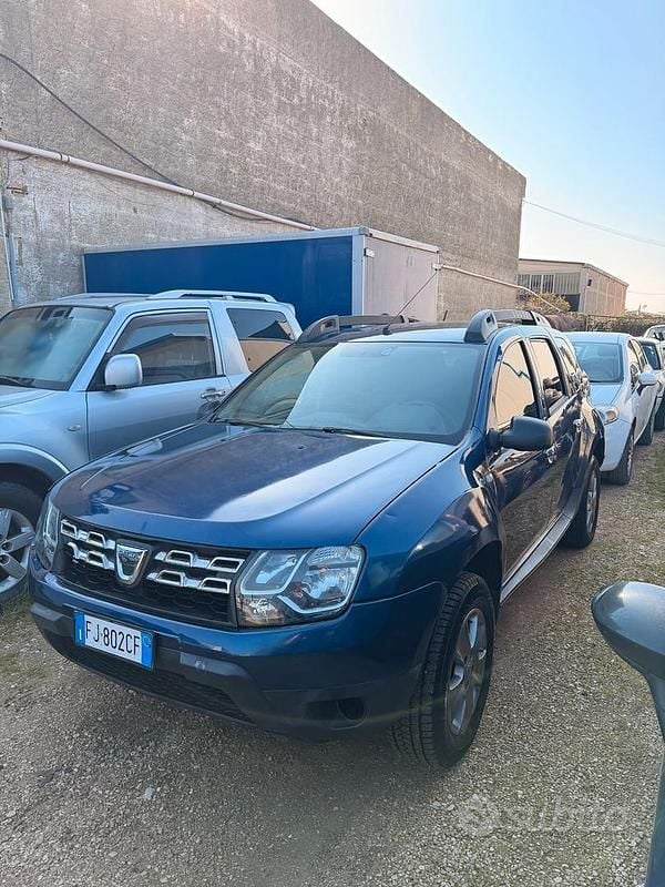 Usata Dacia Duster Lauréate 110 CV (80 kW) 2017 Blu SUV