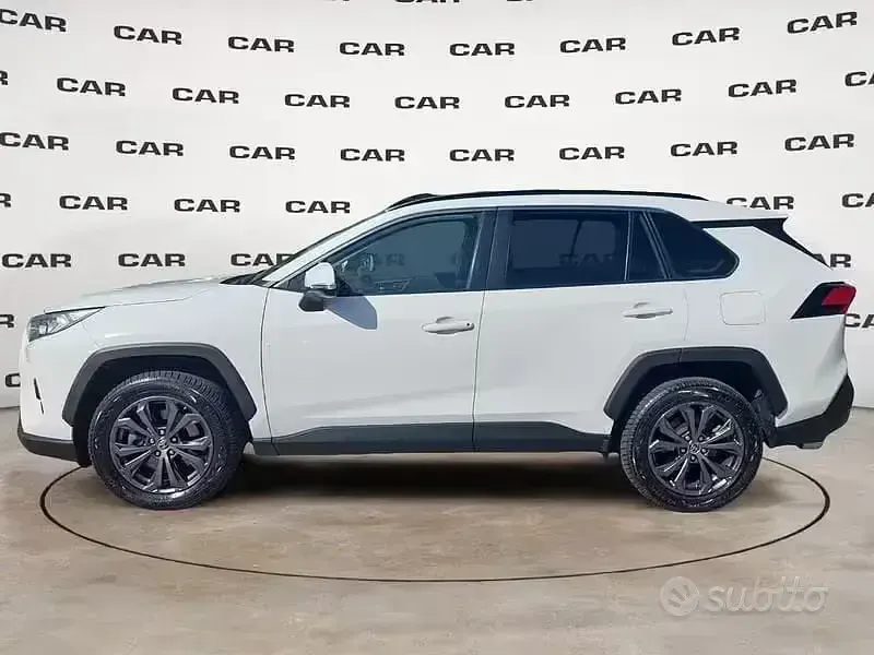 Usata Toyota RAV4 Hybrid 222 CV (163 kW) 2022 Bianco SUV