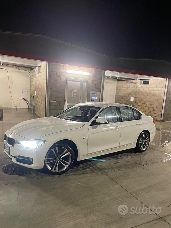 Usata BMW 320 Efficient Dynamics 184 CV (135 kW) 2012 Bianco Berlina