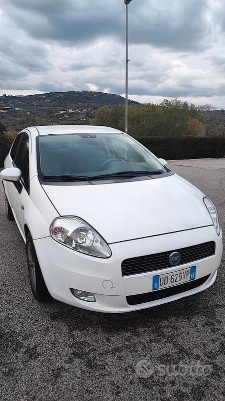 Usata Fiat Grande Punto Active 75 CV (55 kW) 2006 Bianco Utilitaria